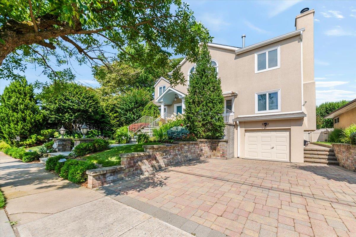 Atlantic Beach, New York 11509, United States, 4 Bedrooms Bedrooms, ,4 BathroomsBathrooms,Residential,Active,181187