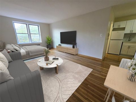 Homes For Sale - 65-05 Yellowstone Boulevard #6C<br/> Forest Hills, NY 11375