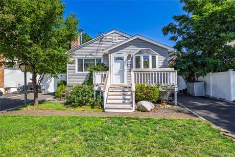 Homes For Rent - 37 Hickory Road<br/> Nassau County, Bayville, NY 11709