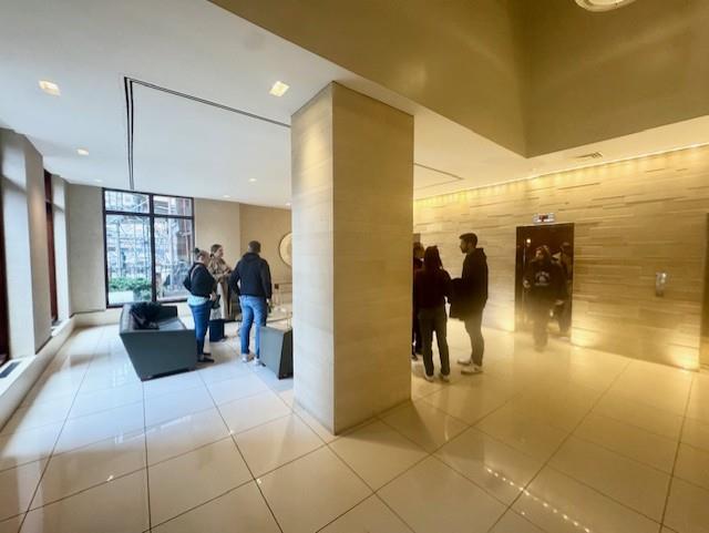 500 West 43 Street 21E