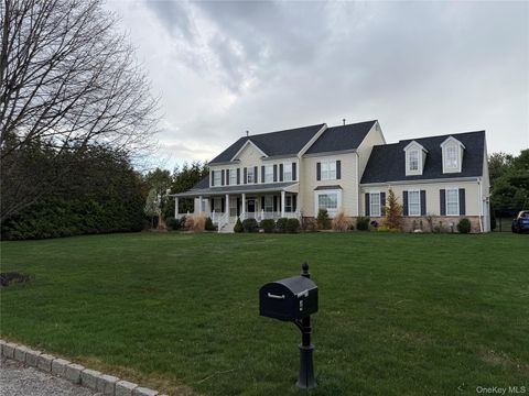 4 Indianwood Court Wading River NY 11792