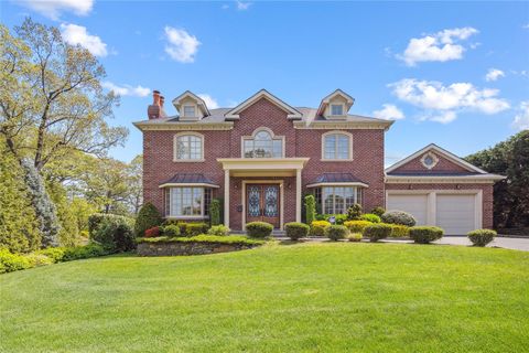 16 Winchester Drive Manhasset NY 11030