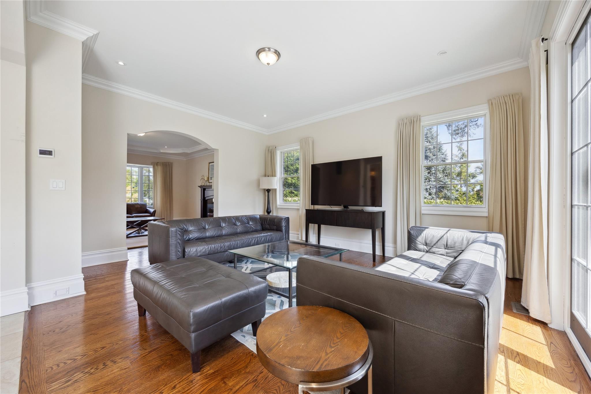 16 Winchester Drive, Manhasset, New York image 17