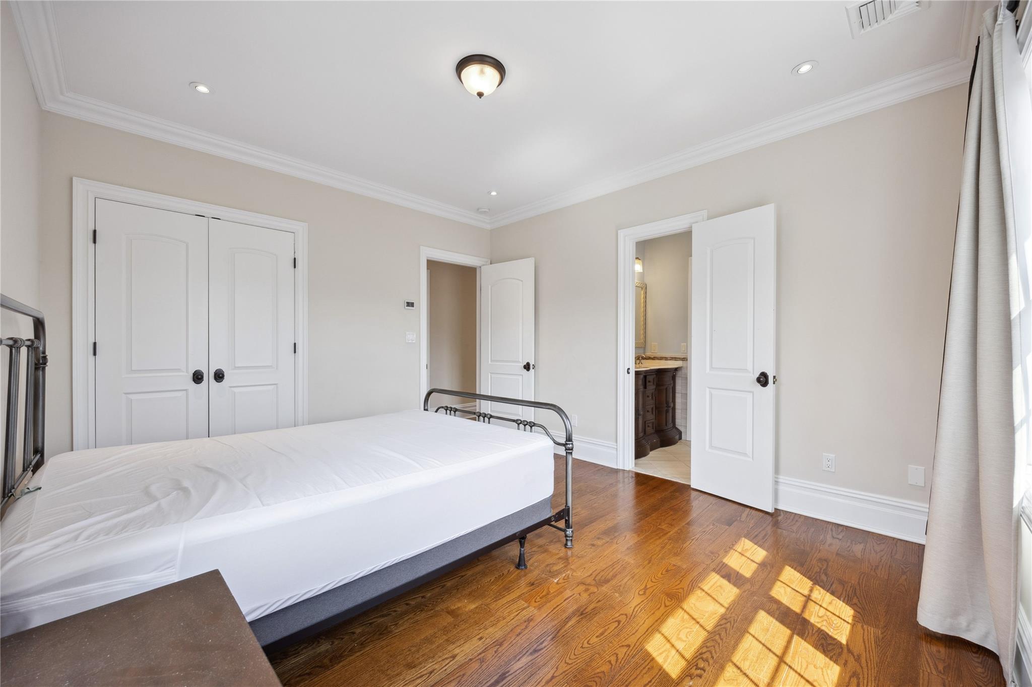 16 Winchester Drive, Manhasset, New York image 30