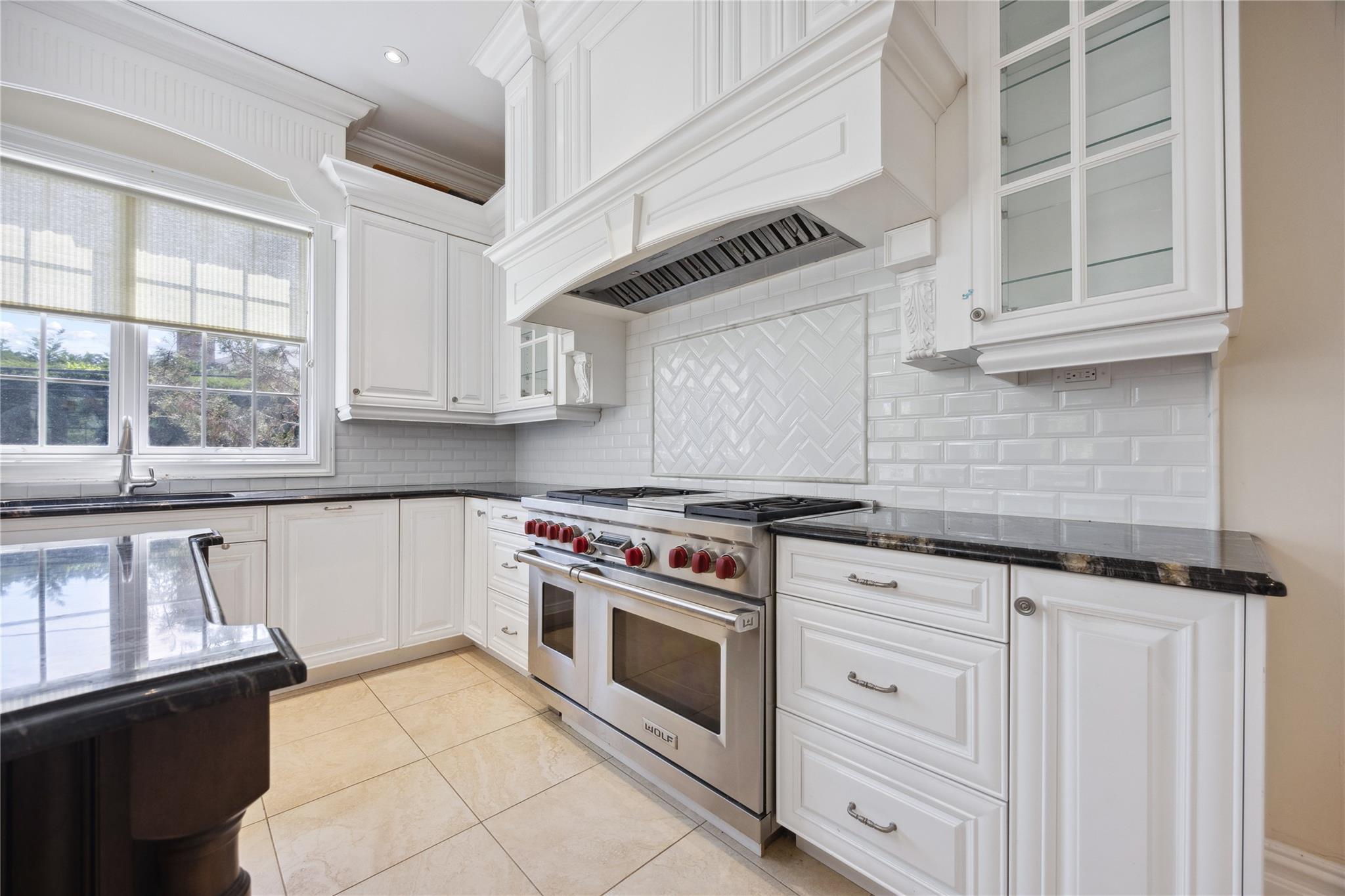 16 Winchester Drive, Manhasset, New York image 16
