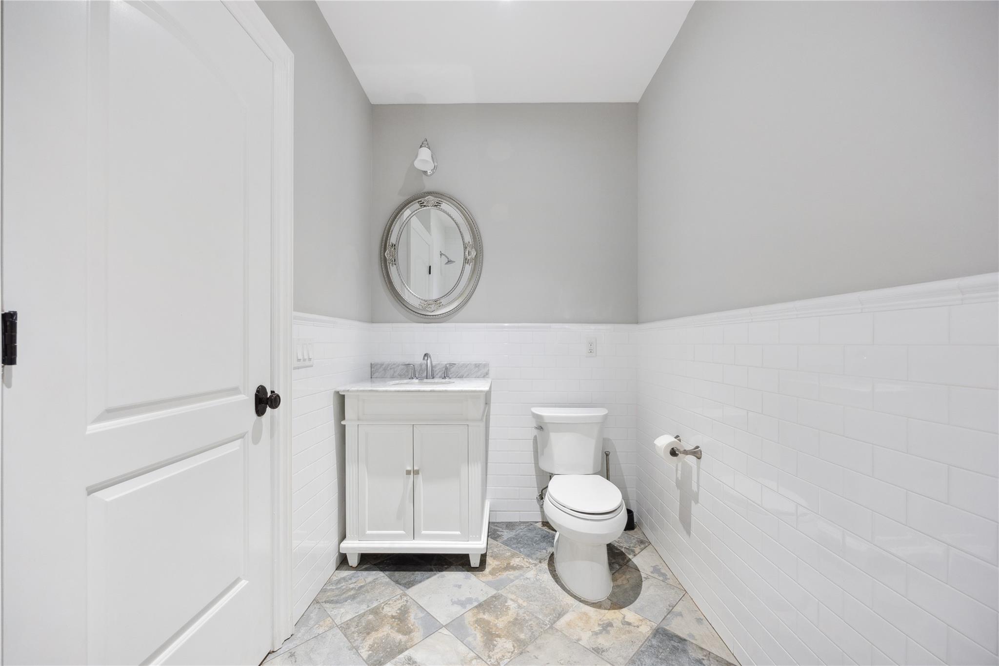 16 Winchester Drive, Manhasset, New York image 36