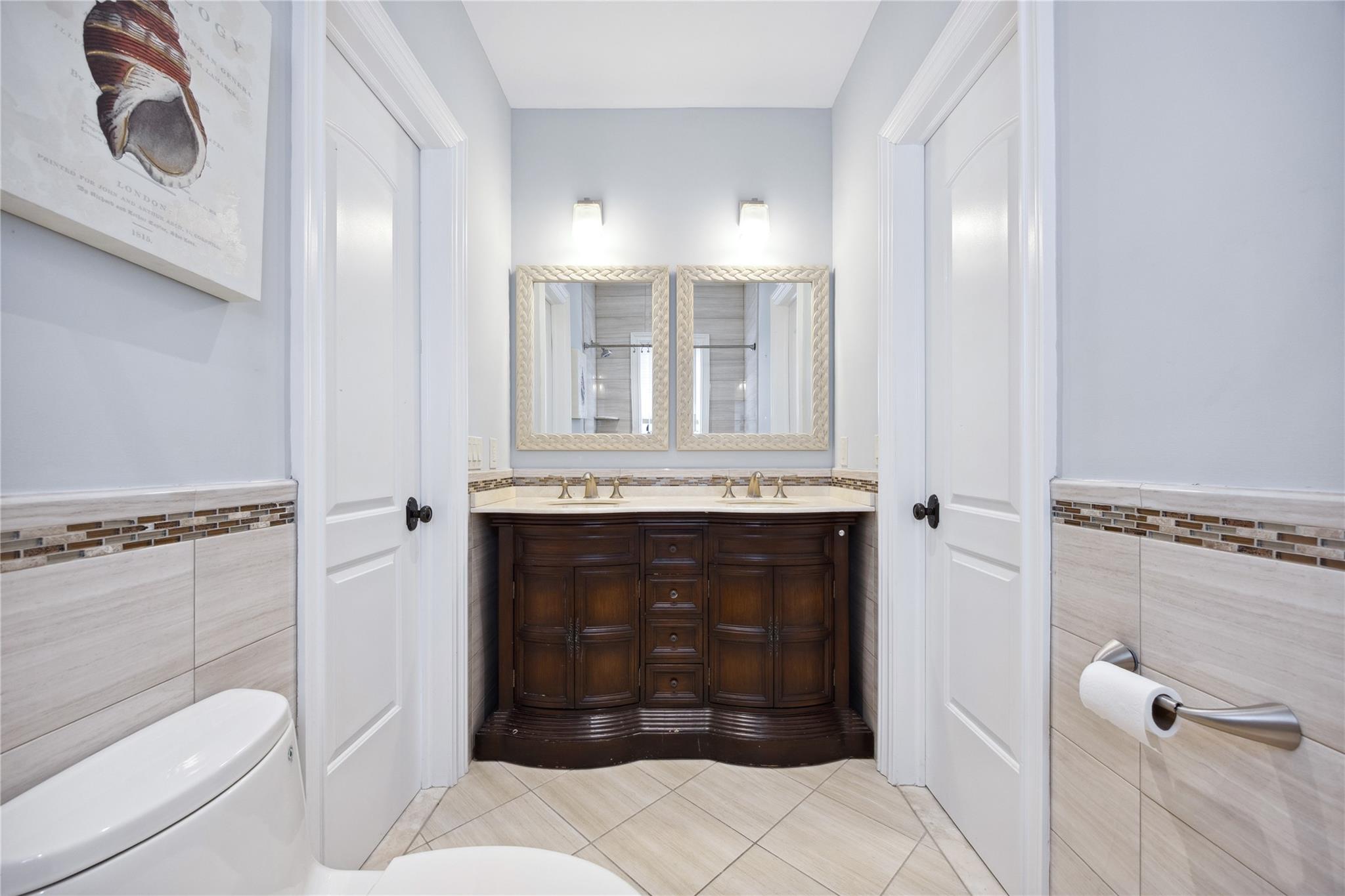 16 Winchester Drive, Manhasset, New York image 31