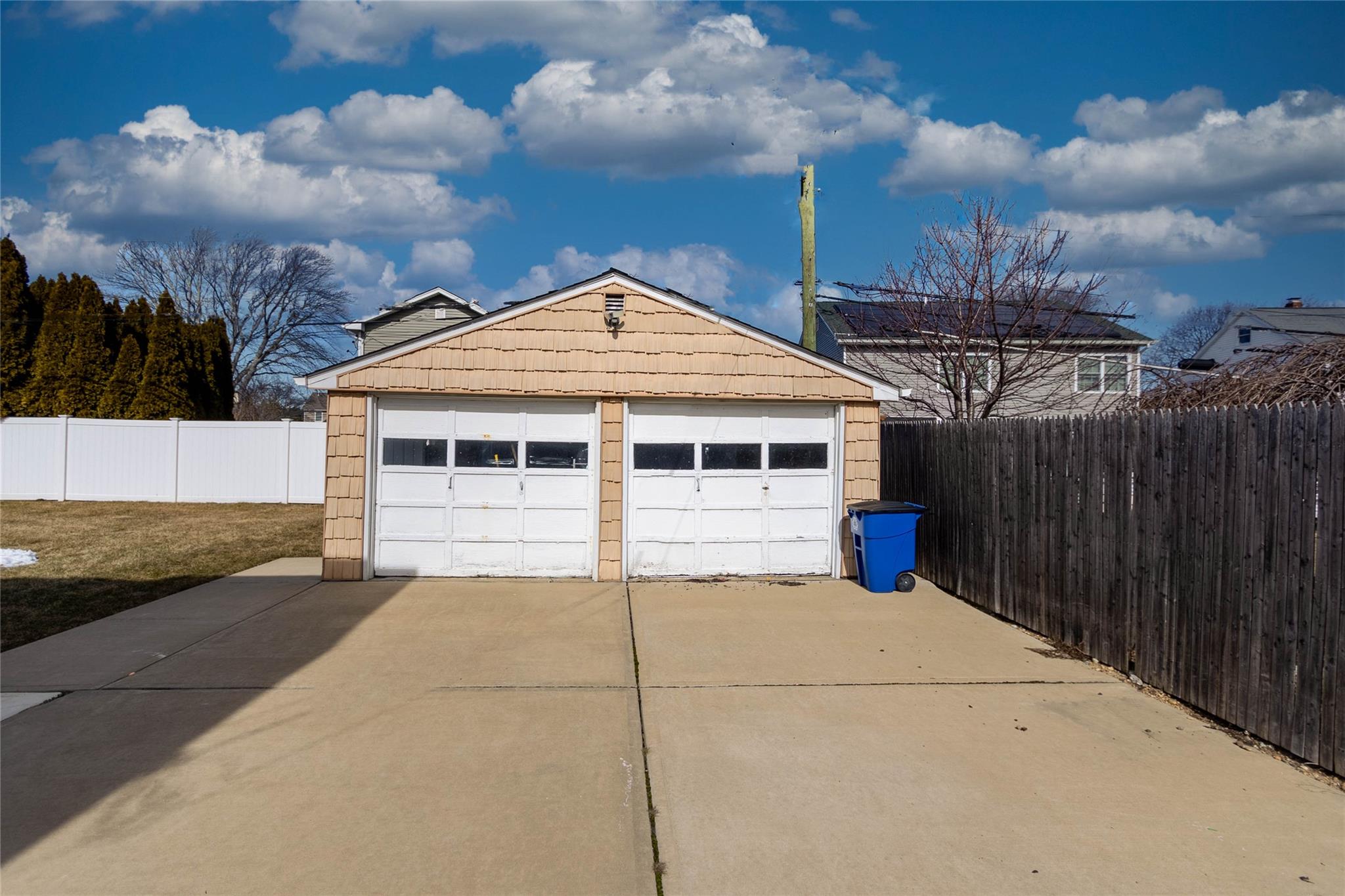 11 Peacock Lane, Levittown, New York image 3
