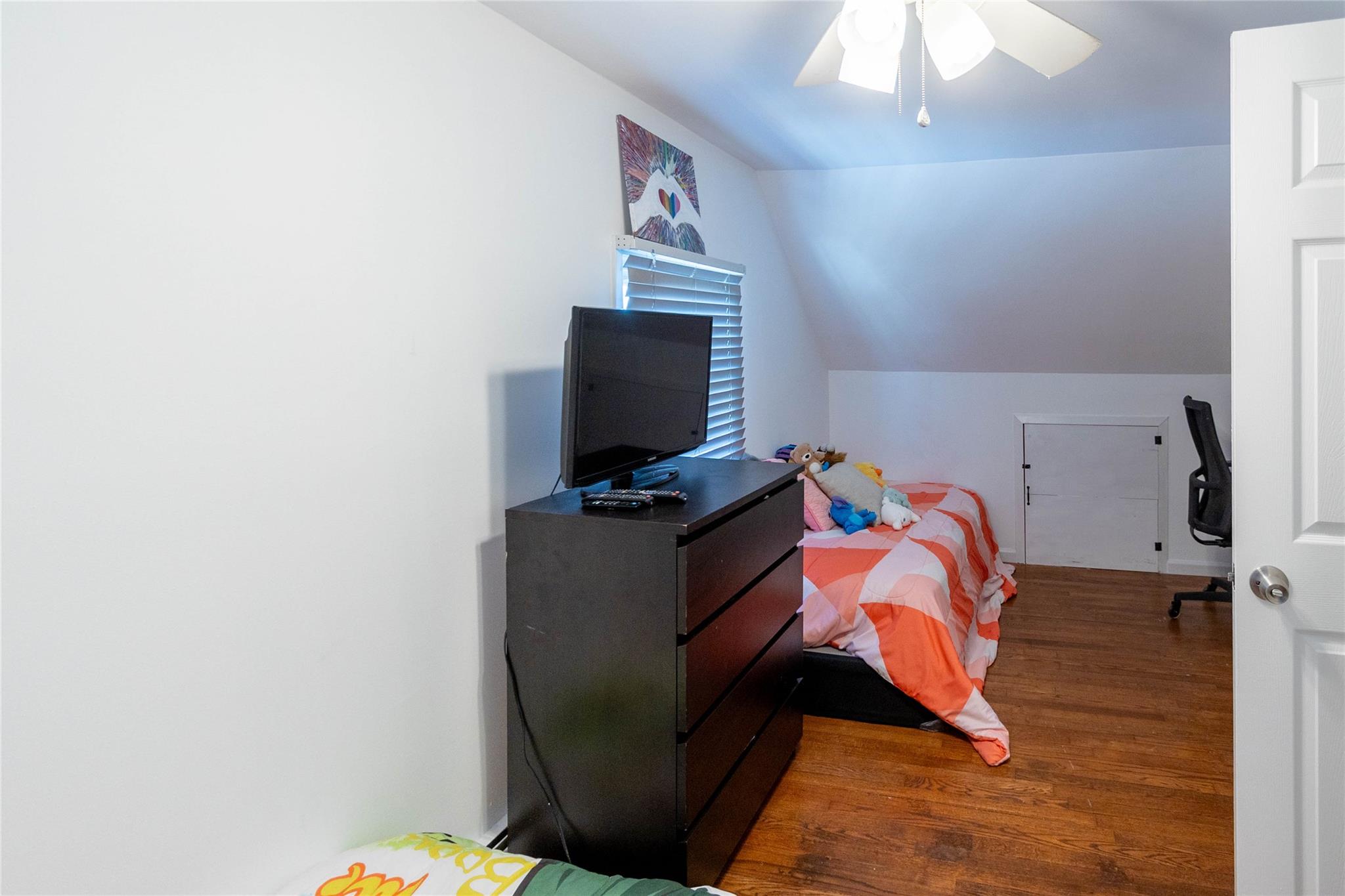 11 Peacock Lane, Levittown, New York image 22