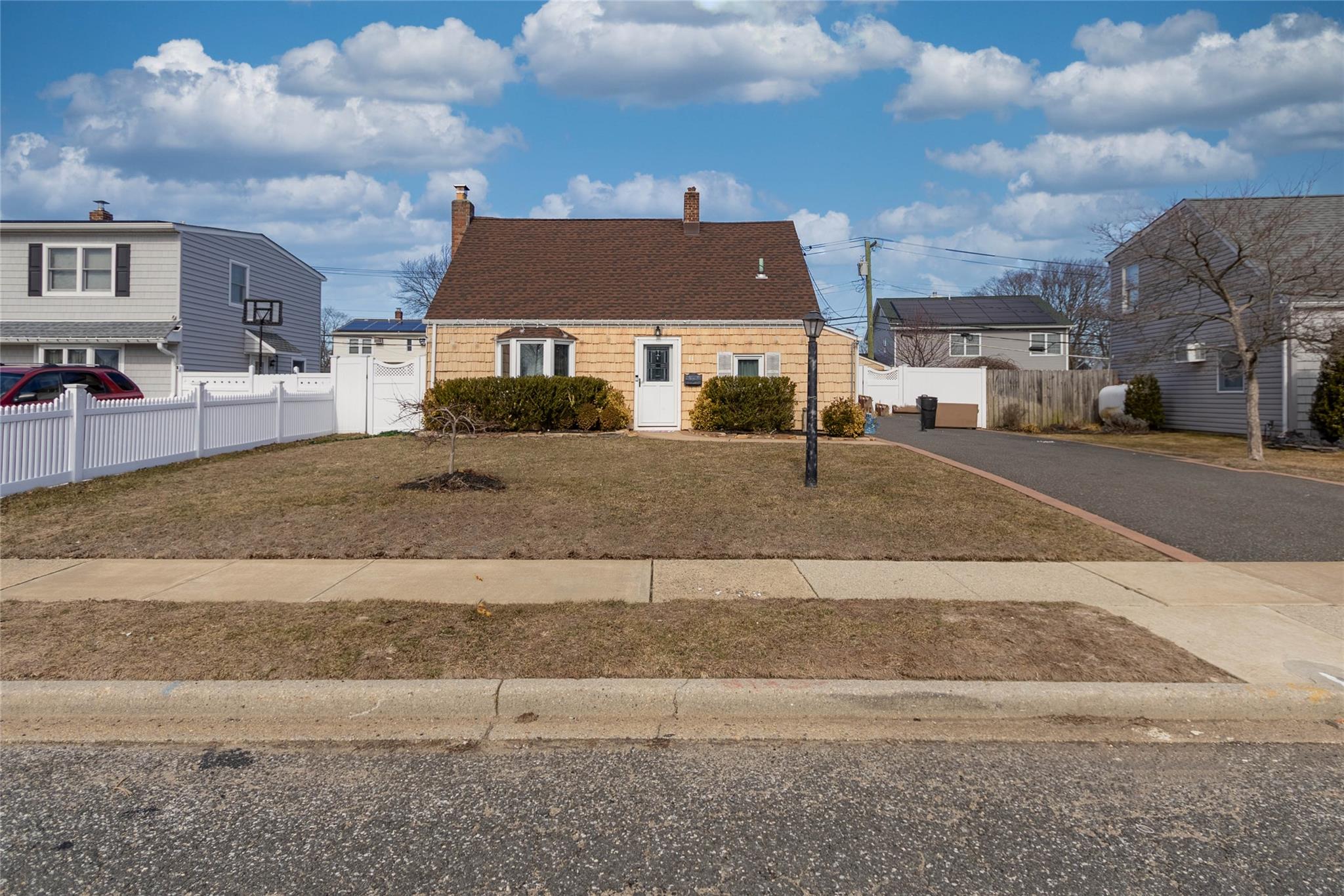 11 Peacock Lane, Levittown, New York image 2