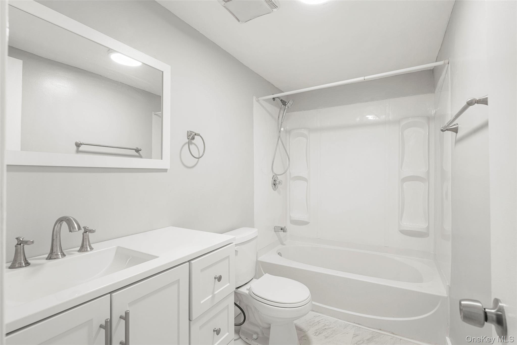 Wappingers Falls, New York 12590, United States, 2 Bedrooms Bedrooms, ,1 BathroomBathrooms,Residential,Active,228361