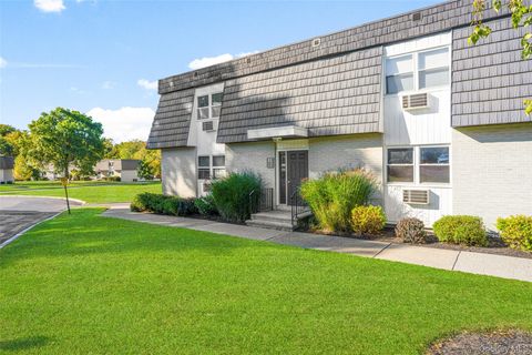 Photo of 11 White Gate Road #B, Wappingers Falls, NY 12590 (MLS # 923606)