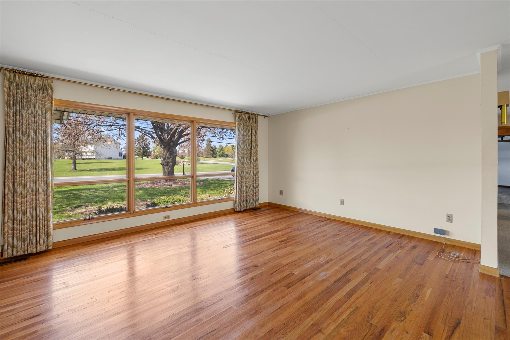 596 Glenwood Road, Pine Island, New York image 8