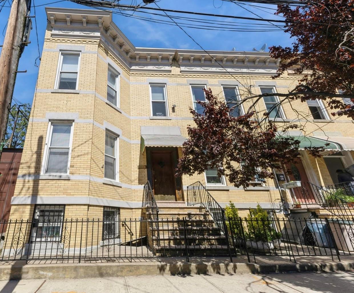 Dekalb Avenue, Ridgewood, Queens, NY - 6 Bedrooms  
2 Bathrooms - 