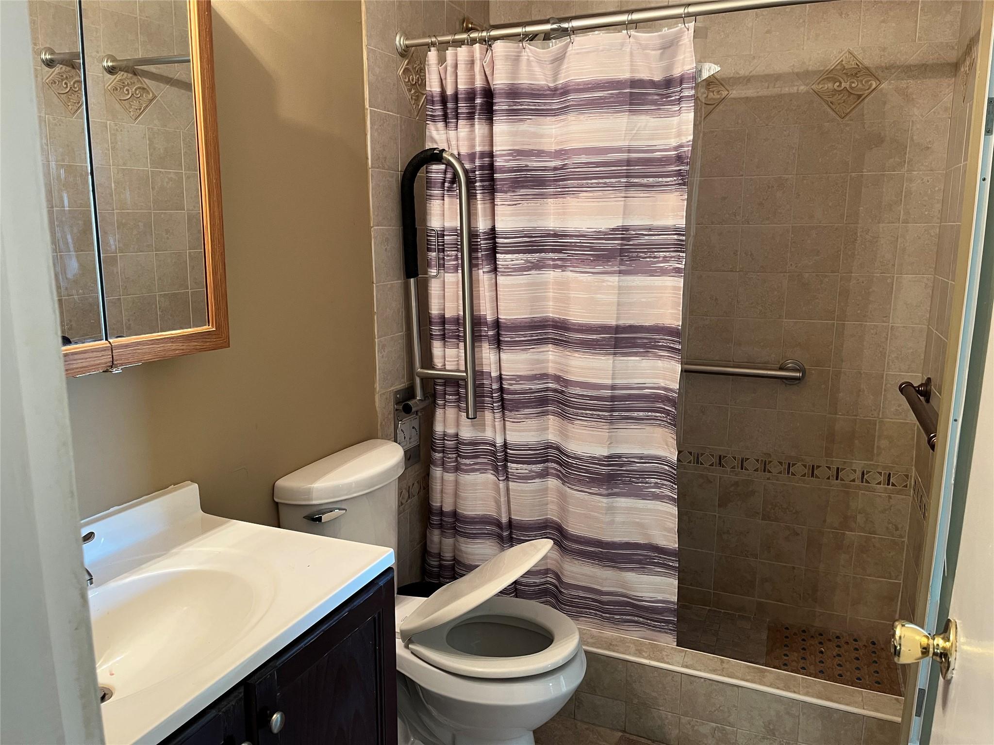 280 Guy Lombardo Avenue #5O, Freeport, New York image 5