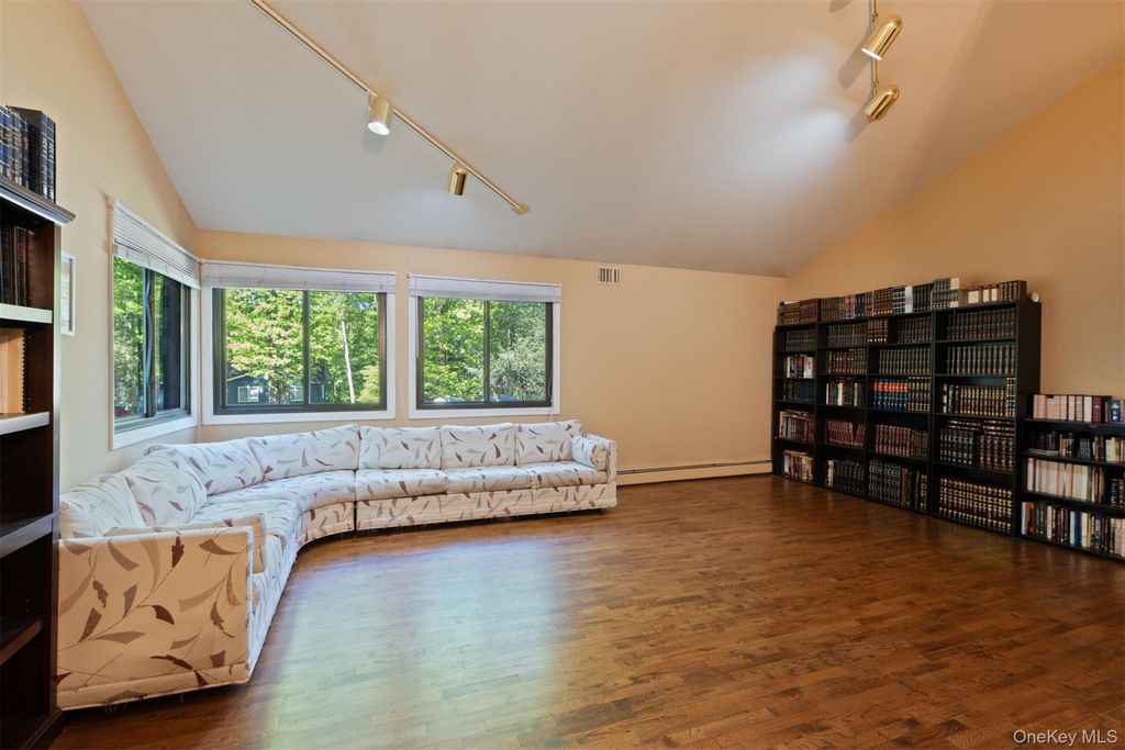 Photo of 13 Jade Court, Pomona, NY 10970 (MLS # 999143)