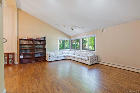 13 Jade Court Pomona NY 10970
