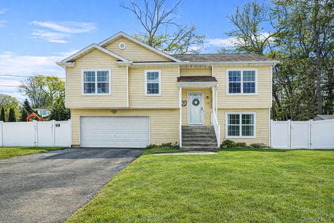 Apartment For Sale - 22 Poseidon Road<br/> Rocky Point, NY 11778