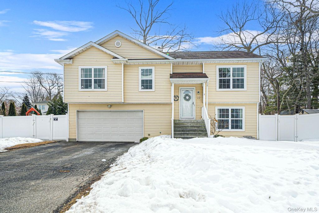 Photo of 22 Poseidon Road, Rocky Point, NY 11778 (MLS # 967078)