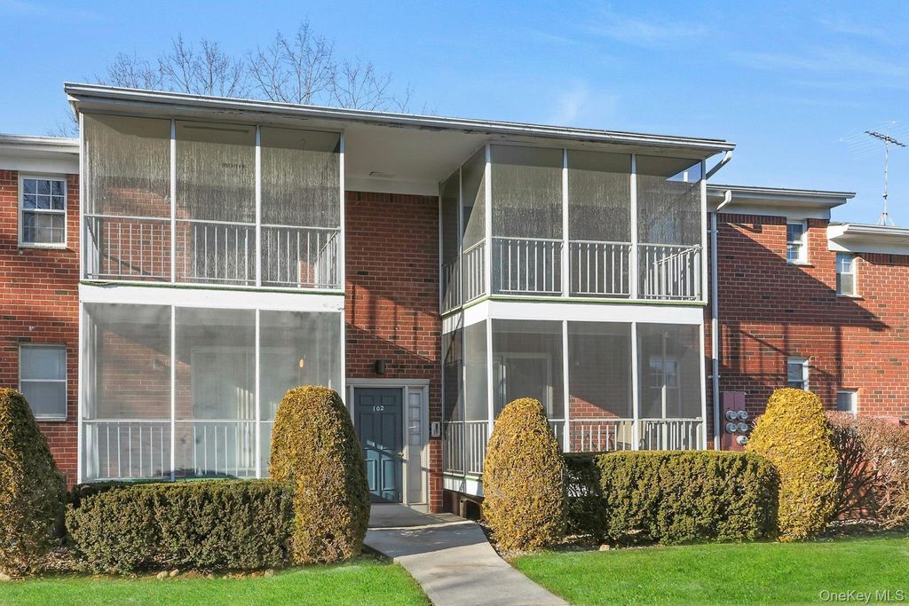 Photo of 102 Yorkshire Drive #Z12, Suffern, NY 10901 (MLS # 948610)