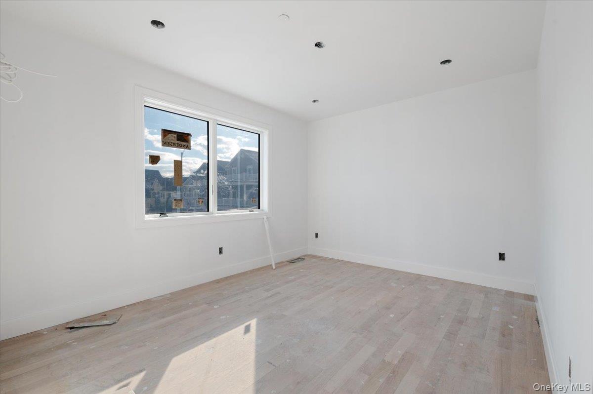 Long Beach, New York 11561, United States, 4 Bedrooms Bedrooms, ,4 BathroomsBathrooms,Residential,Active,119263