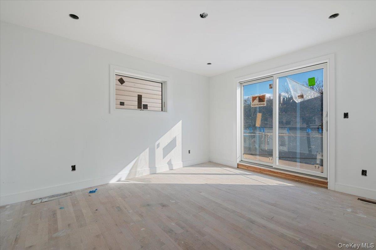 Long Beach, New York 11561, United States, 4 Bedrooms Bedrooms, ,4 BathroomsBathrooms,Residential,Active,119263