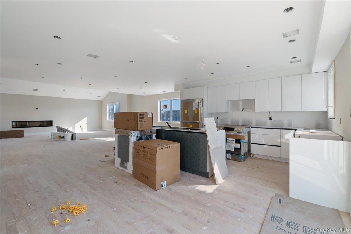 Long Beach, New York 11561, United States, 4 Bedrooms Bedrooms, ,4 BathroomsBathrooms,Residential,Active,119263