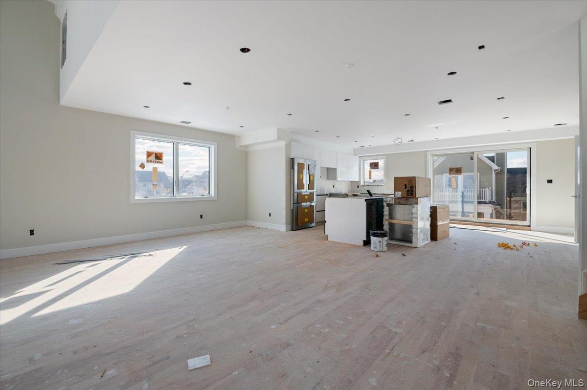 Long Beach, New York 11561, United States, 4 Bedrooms Bedrooms, ,4 BathroomsBathrooms,Residential,Active,119263