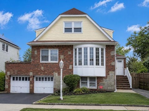 Apartment For Rent - 312 E Beech Street #MAIN<br/> Nassau County, Long Beach, NY 11561
