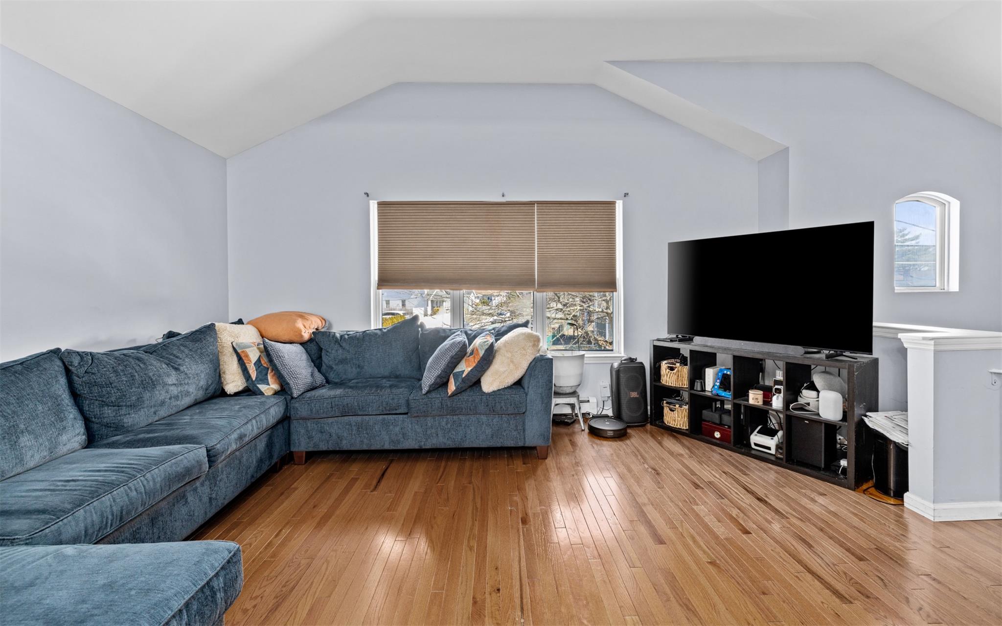 1330 Tanglewood Road, Rockville Centre, New York image 7