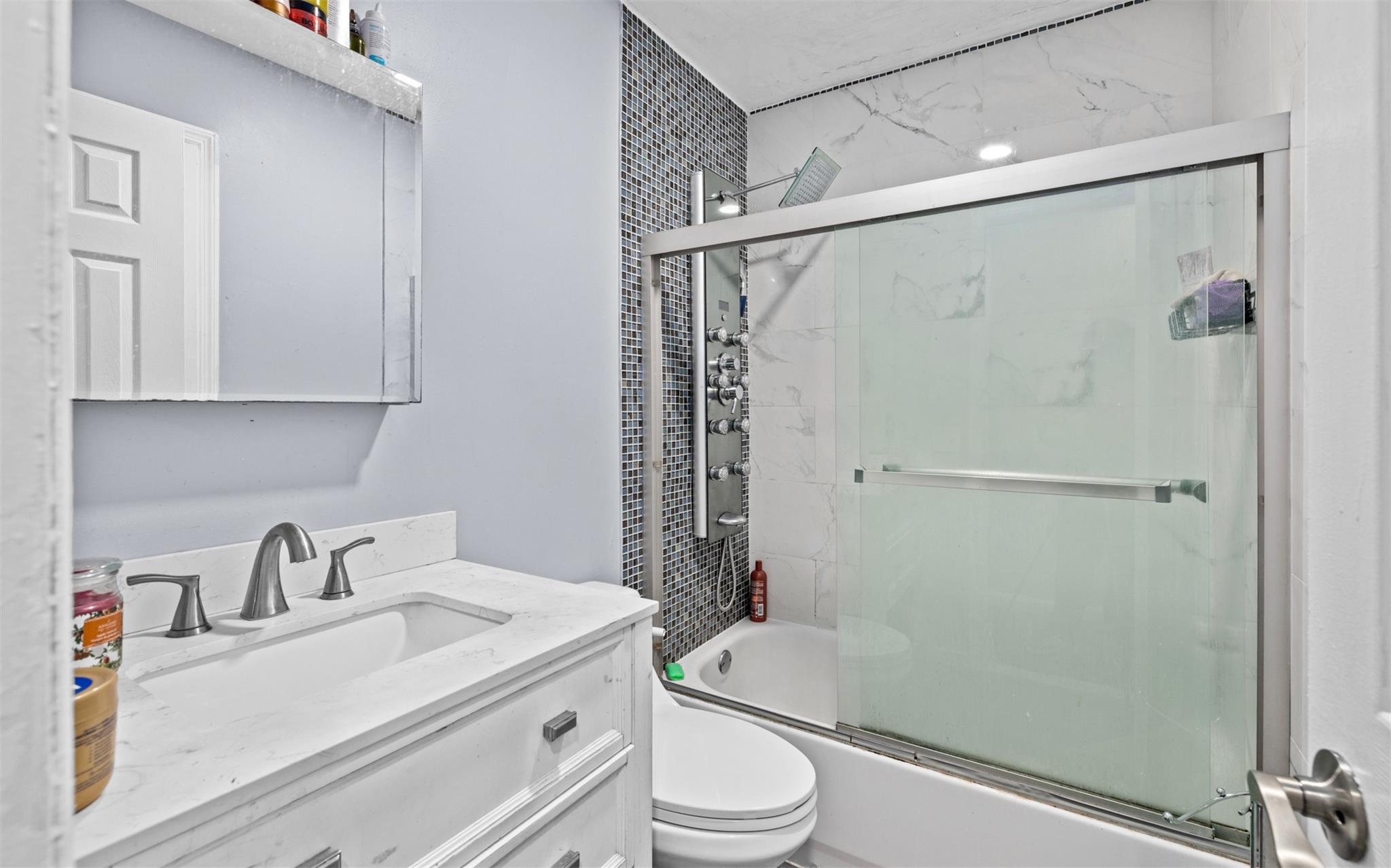 1330 Tanglewood Road, Rockville Centre, New York image 9