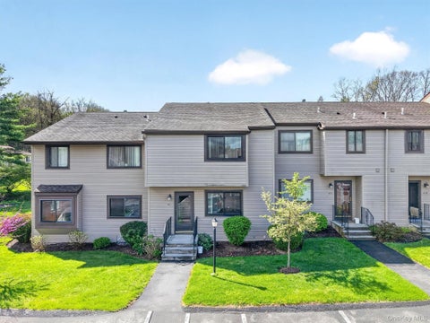 Homes For Sale - 11 Squires Gate #UNIT B<br/> Poughkeepsie, NY 12603