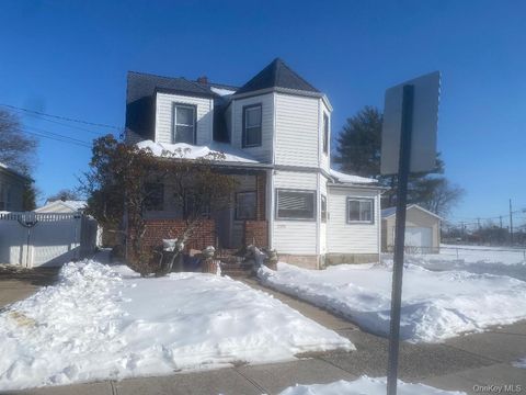 2379 Rockwood Avenue Baldwin NY 11510