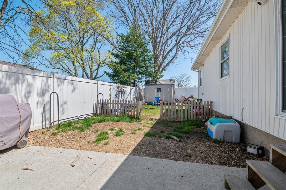 652 Stewart Avenue, Bethpage, New York image 26