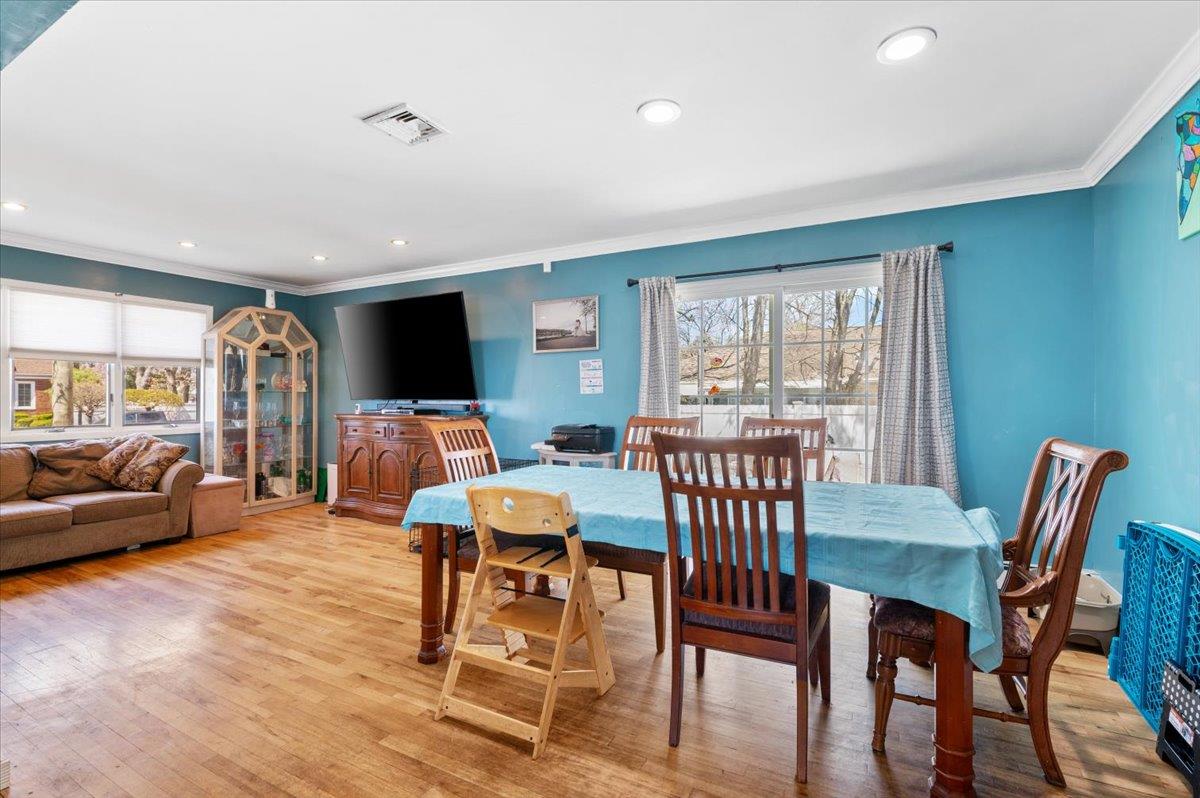 652 Stewart Avenue, Bethpage, New York image 14