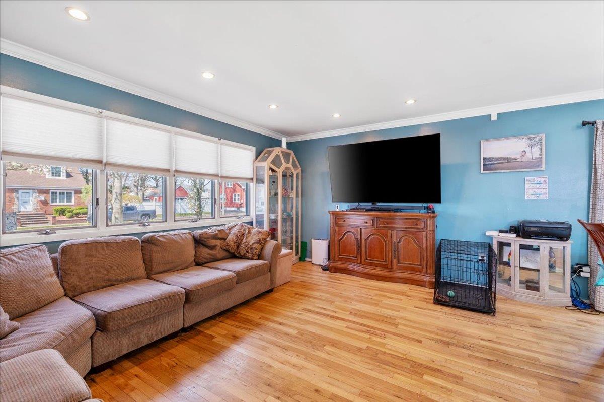 652 Stewart Avenue, Bethpage, New York image 8