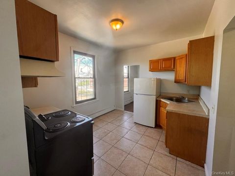 Apartment For Rent - 97 Waverly Street #3R<br/> Yonkers, NY 10701