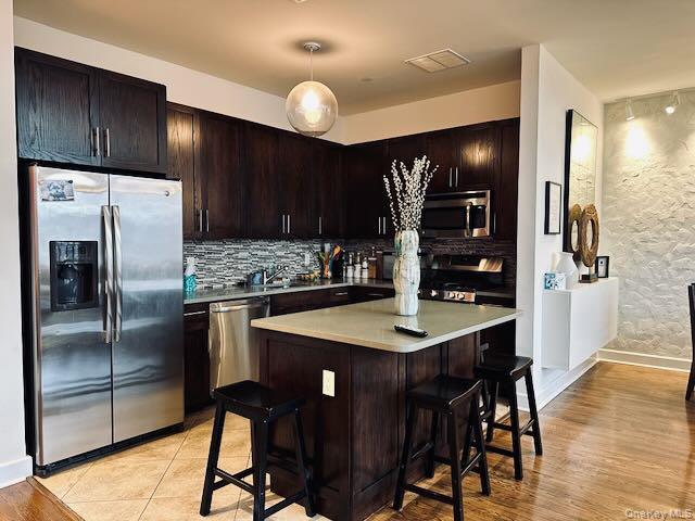 90 Bay Street Landing 8D