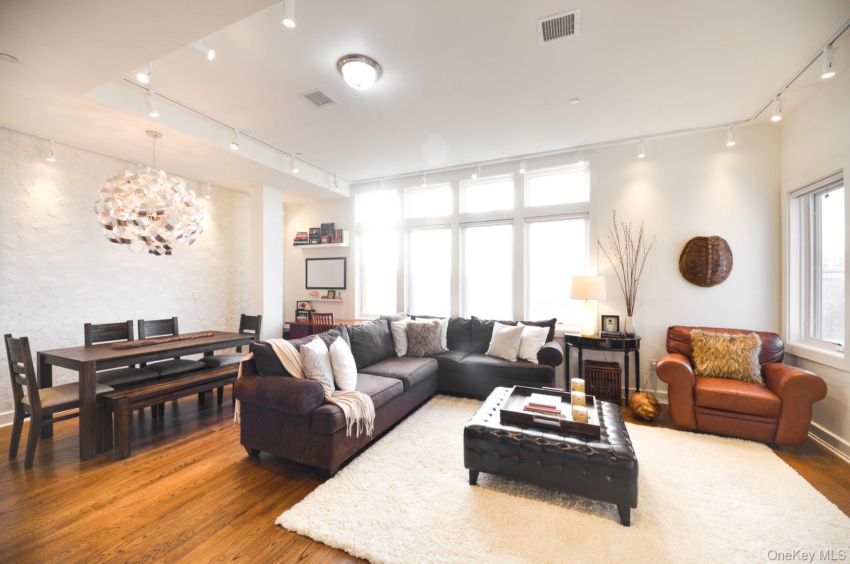 90 Bay Street Landing 8D