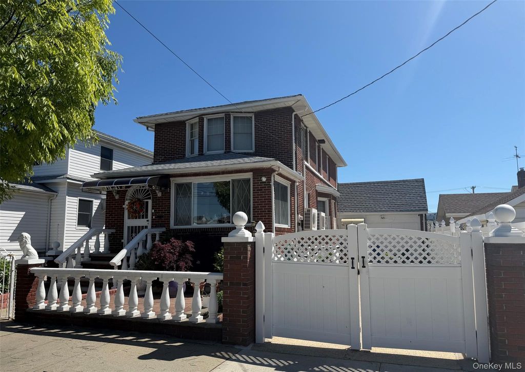 Photo of 15843 101st Street, Howard Beach, NY 11414 (MLS # 1000564)