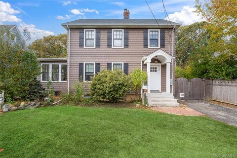 Photo of 107 Soundview Road, Huntington, NY 11743 (MLS # 924907)