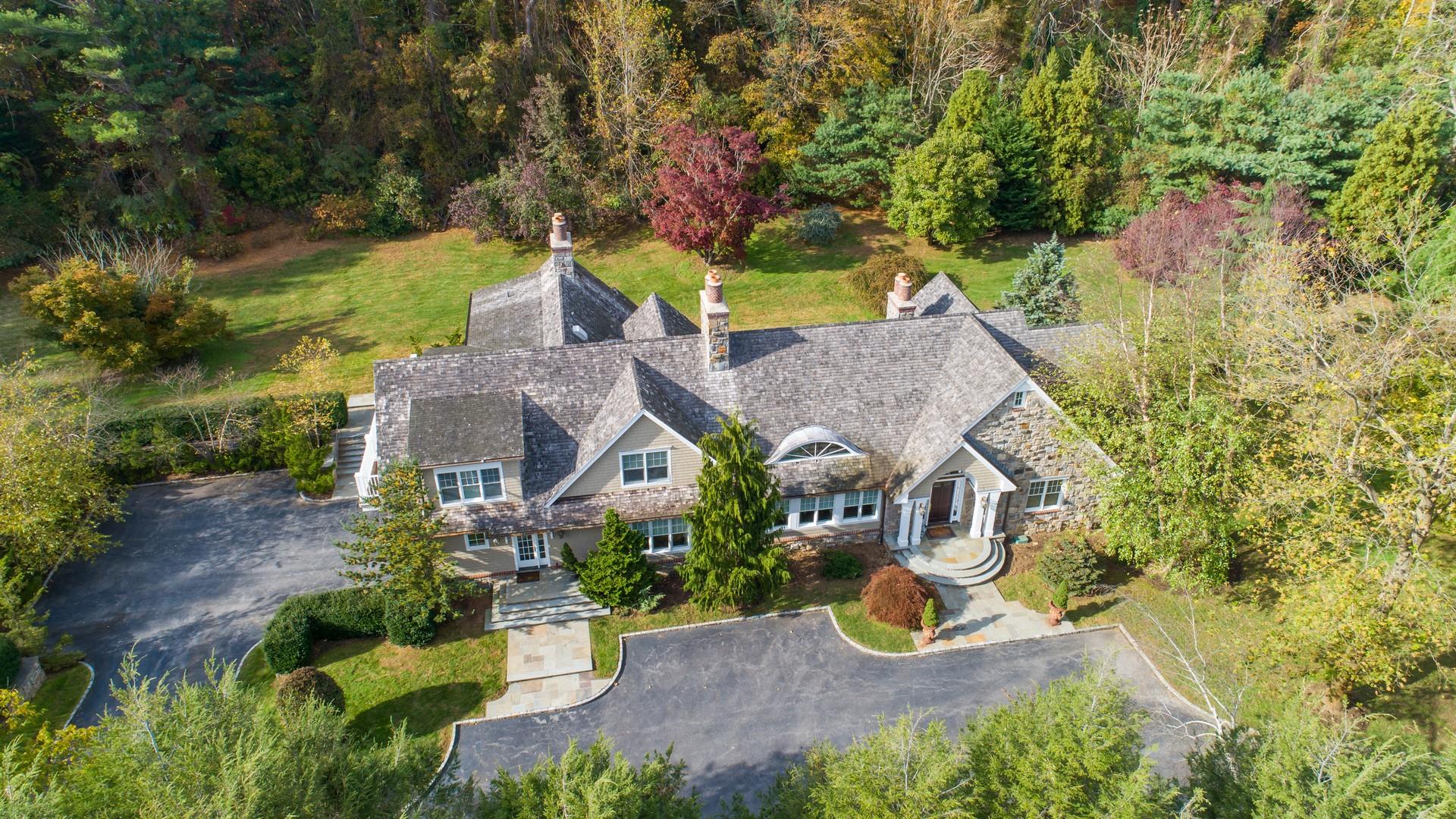 46 Morgan Drive, Old Westbury, New York image 1