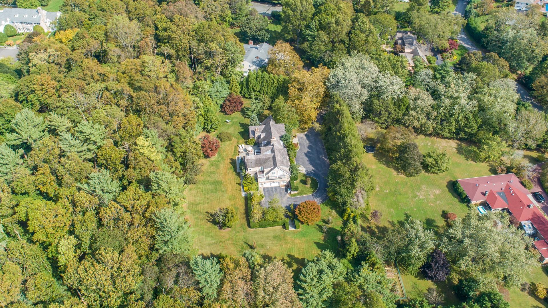 46 Morgan Drive, Old Westbury, New York image 31