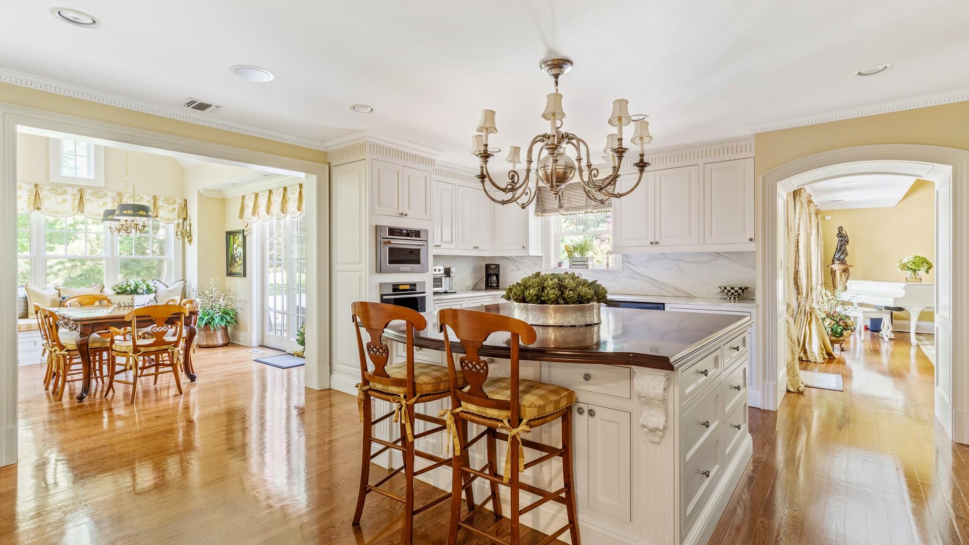 46 Morgan Drive, Old Westbury, New York image 6