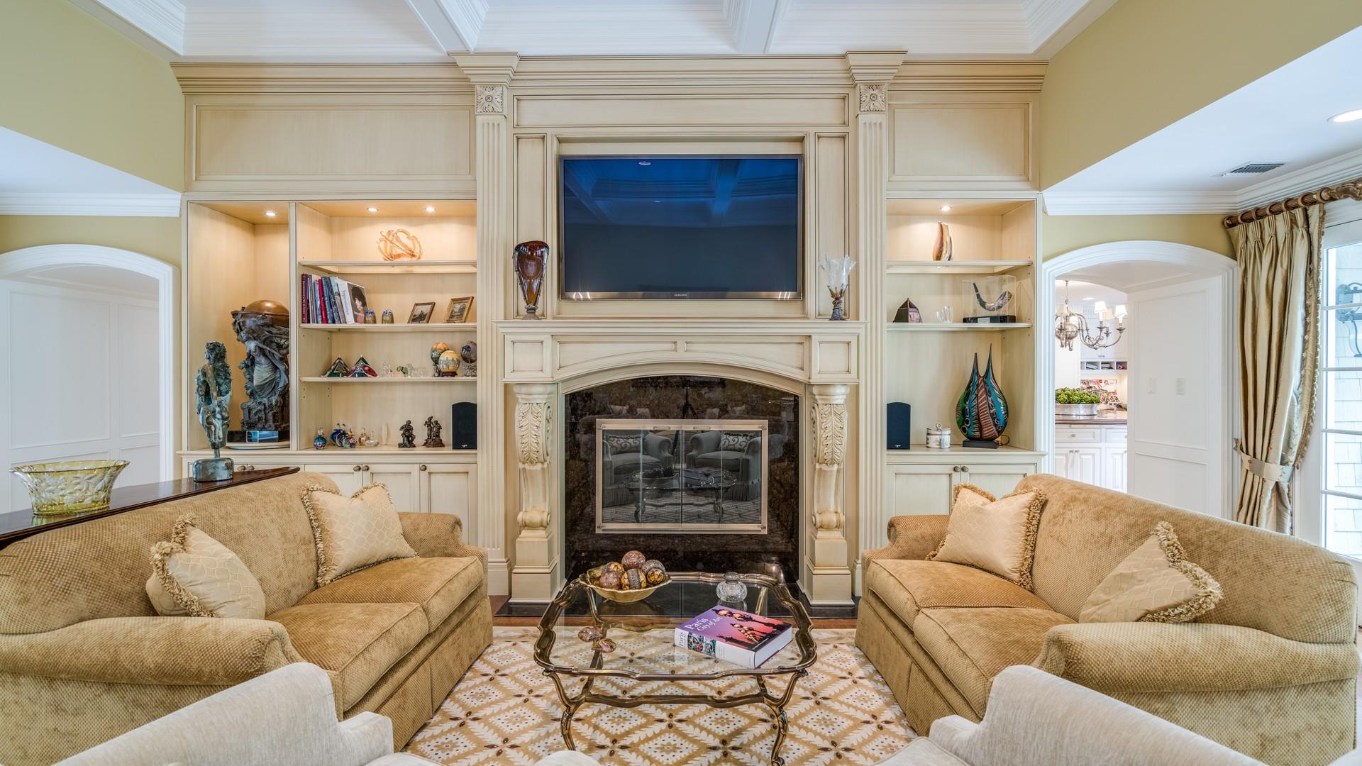 46 Morgan Drive, Old Westbury, New York image 9
