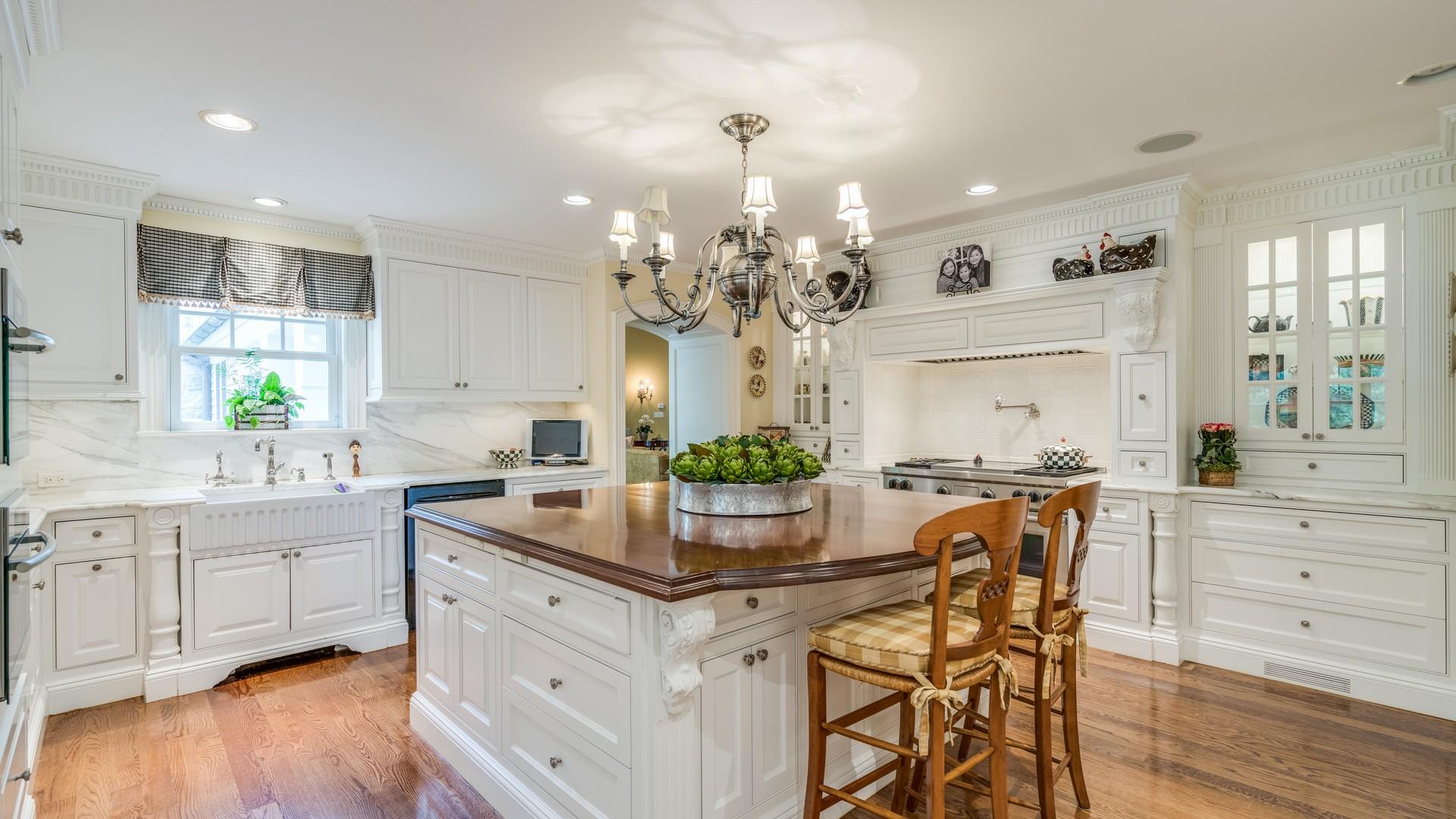 46 Morgan Drive, Old Westbury, New York image 5