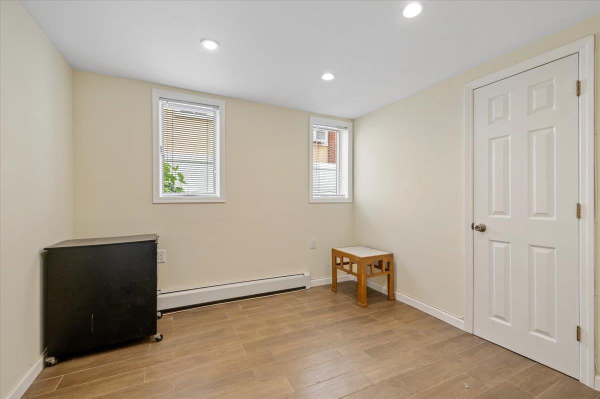 Long Beach, New York 11561, United States, 1 Bedroom Bedrooms, ,1 BathroomBathrooms,Residential,Active,166547