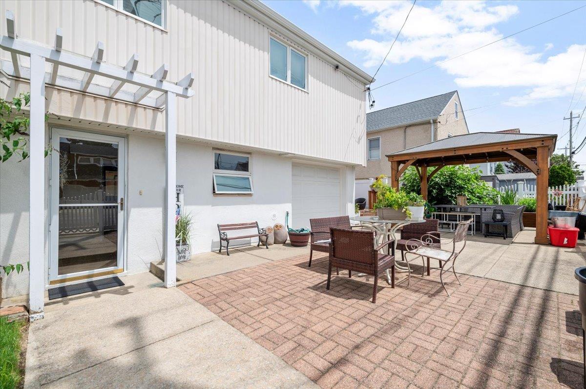 Long Beach, New York 11561, United States, 1 Bedroom Bedrooms, ,1 BathroomBathrooms,Residential,Active,166547