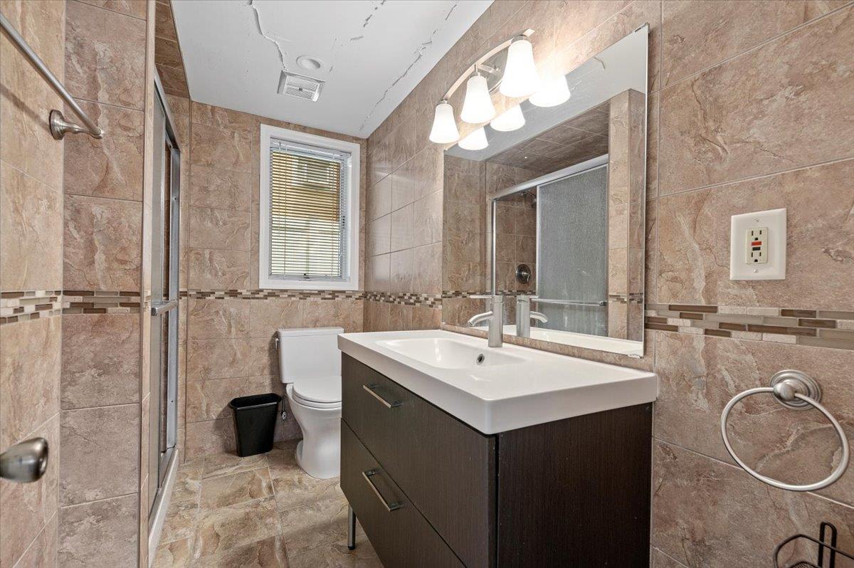 Long Beach, New York 11561, United States, 1 Bedroom Bedrooms, ,1 BathroomBathrooms,Residential,Active,166547