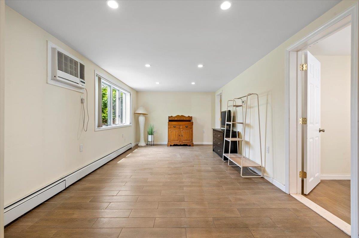 Long Beach, New York 11561, United States, 1 Bedroom Bedrooms, ,1 BathroomBathrooms,Residential,Active,166547